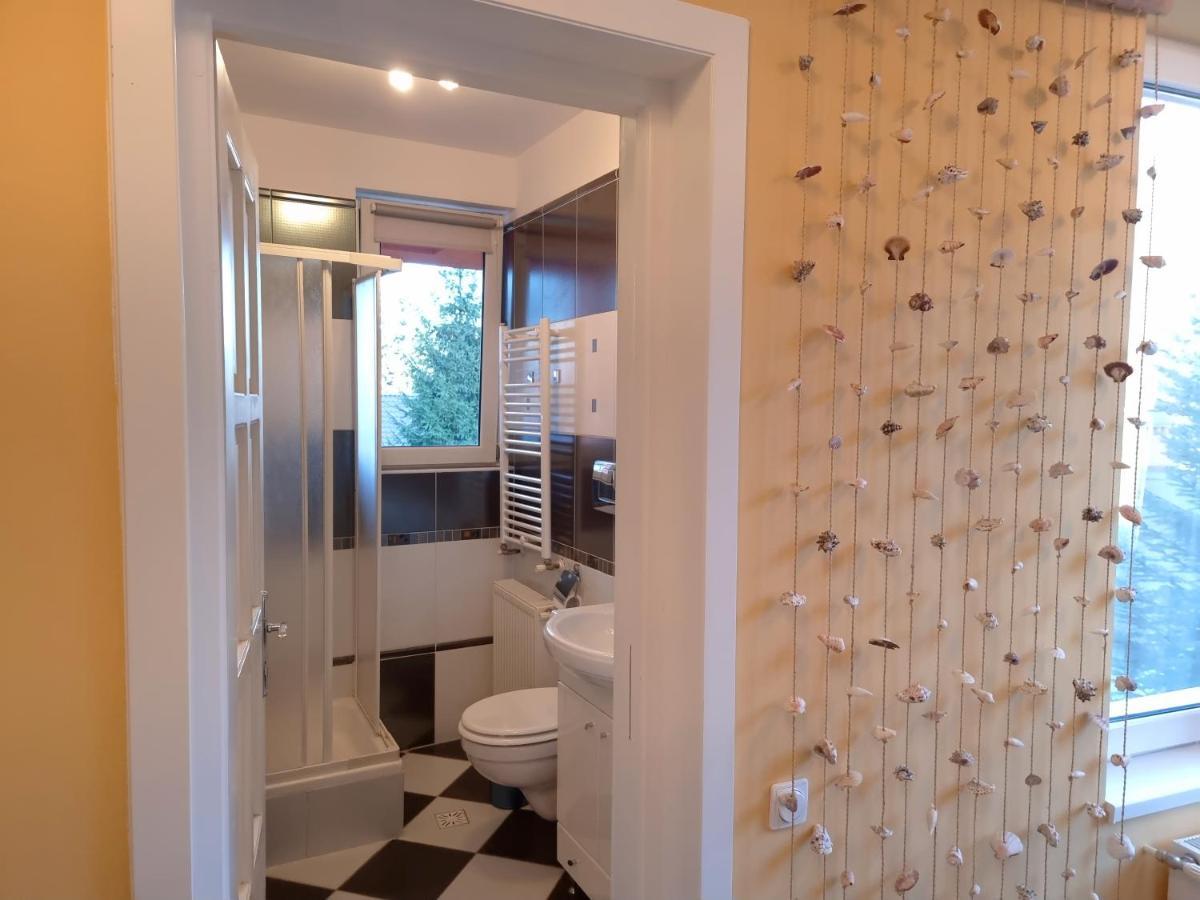 Marble Villa: Luxury Estate - Central But Intimate Sinaia Esterno foto