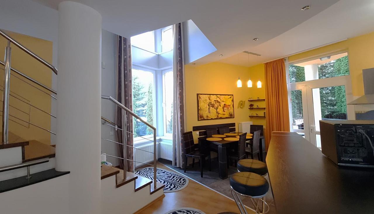 Marble Villa: Luxury Estate - Central But Intimate Sinaia Esterno foto
