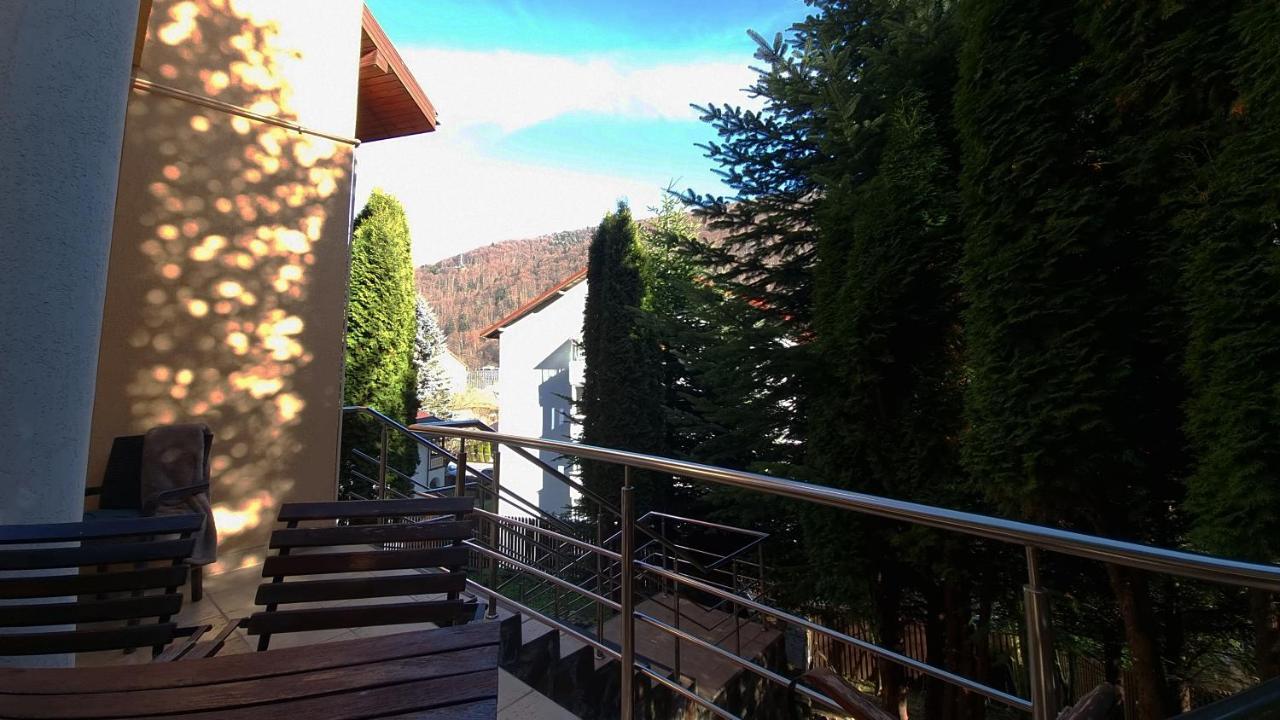 Marble Villa: Luxury Estate - Central But Intimate Sinaia Esterno foto